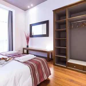 Apartament Serennia Ramblas - Placa Catalunya, Barcelona